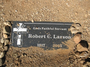 Larson,   Robert Charles gravesite