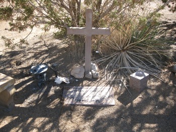 Oakley,   Deian gravesite