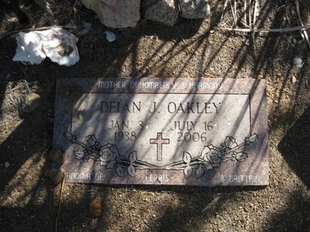 Oakley,   Deian gravesite