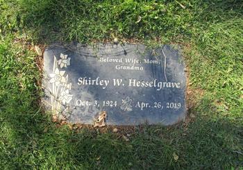 Hesselgrave,   Shirley Louise gravesite