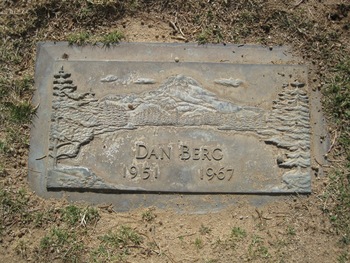 Berg,   Daniel H. ('Dan') gravesite