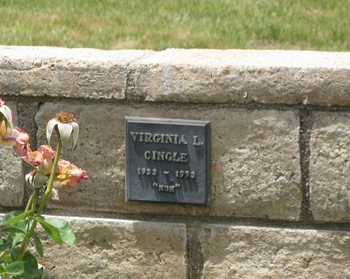 Cingle,   Virginia Lee gravesite