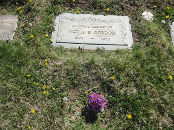 Gordon,   Emma Viola gravesite