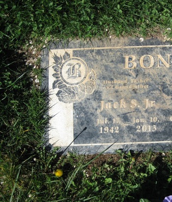 Bones, Jr.  Jack Stuart gravesite