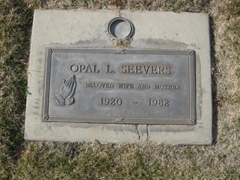 Seevers,   Opal Louise gravesite