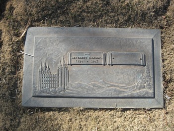 Lilly, Everett Shirley gravesite