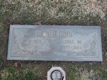 Roberts,   Opal Mae gravesite