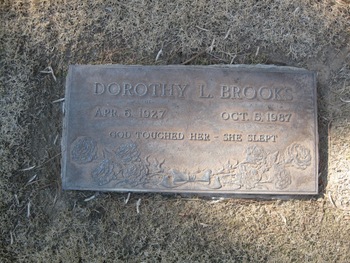 Brooks,   Dorothy Lorraine gravesite