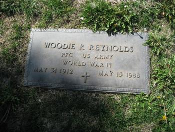 Reynolds,   Woodie Rowe gravesite