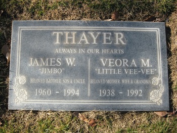 Thayer,   Veora Mae ('Vee-Vee') gravesite