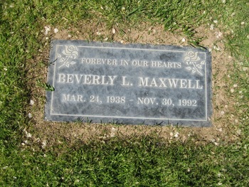 Maxwell,   Beverly Lou gravesite