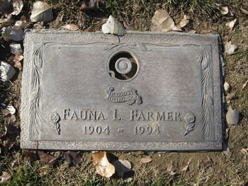 Farmer,   Fauna Lucille gravesite