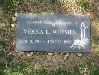 Weemes,   Verna Leona gravesite