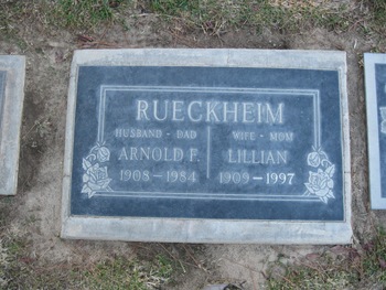 Rueckheim,   Lillian gravesite
