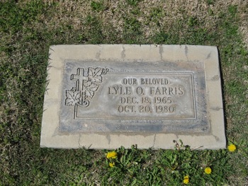 Farris,   Lyle Owen gravesite
