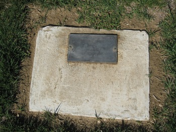Sly,   Peggy L gravesite