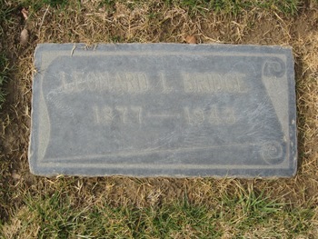 Bridge,   Leonard Lossen gravesite