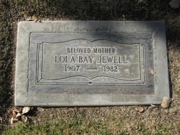 Jewell,   Lola Bay gravesite