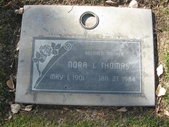 Thomas,   Nora Louise gravesite