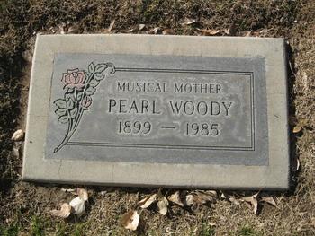 Woody,   Pearl gravesite