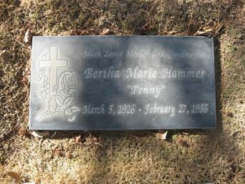 Hammer,   Bertha Marie ('Penny') gravesite