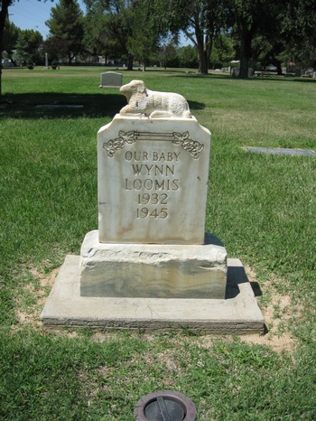 Loomis, Wynn Joan gravesite