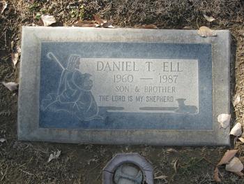 Ell,   Daniel T. gravesite