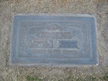 Giddens,   Geraldine gravesite