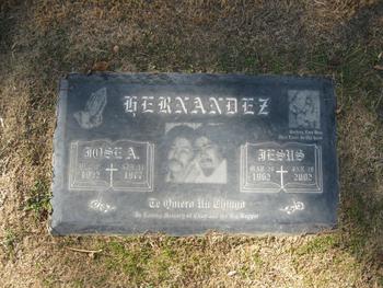 Hernandez,   Jesus gravesite