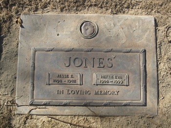 Jones,   Hettie Eva gravesite