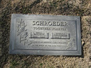 Schroeder,   Evelyn Charlotte gravesite