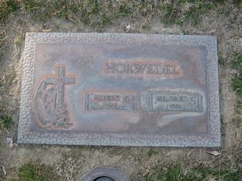 Horwedel,   Mildred Coletta gravesite