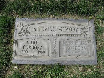 Cordora,   Marie gravesite