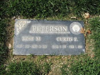 Peterson,   Curtis E. gravesite