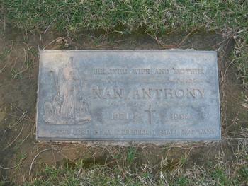 Anthony,   Nan gravesite