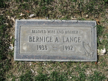 Lange,   Bernice Adelaide gravesite
