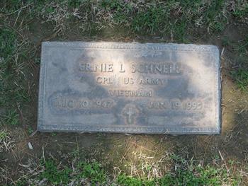 Schnell,   Ernest Lee gravesite