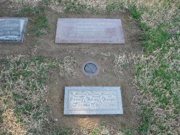Knight, Cortez Korey gravesite