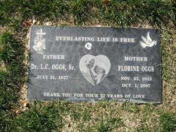 Oggs,   Florine gravesite