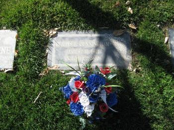 Cunningham,   Gladys E. gravesite
