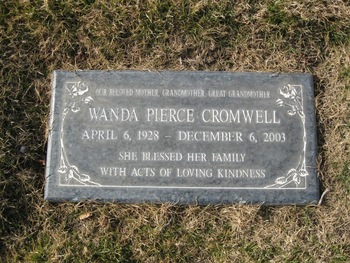 Cromwell,   Wanda Mae gravesite