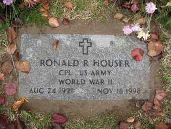Houser,   Ronald R. gravesite