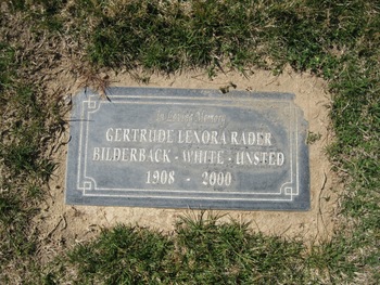 Umsted,   Gertrude Lenore gravesite