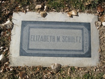 Schultz,   Elizabeth Mina gravesite
