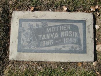 Nosik, Tanya gravesite