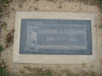 Schramm,   Theodor August gravesite