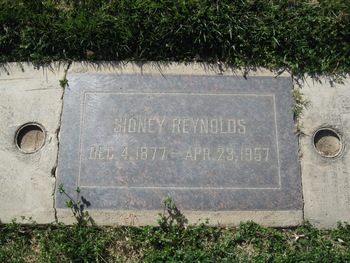 Reynolds,   Sidney gravesite