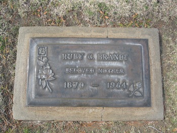 Brandt,   Ruby Gray gravesite