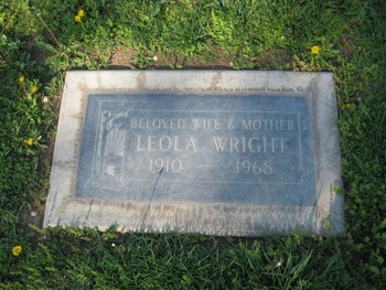 Wright,   Leola Tharp gravesite