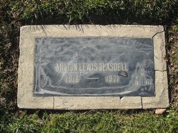 Blasdell,   Milton Lewis gravesite